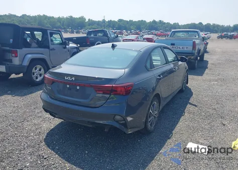 2022 Kia Forte Lxs z USA, uszkodzony, nr VIN 3KPF24AD0NE431787